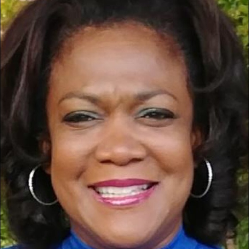 Meet your Posher, Evelyn